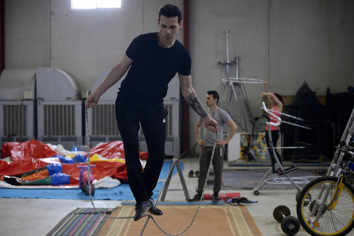 Fotos: Malabaristas y payasos en cuarentena