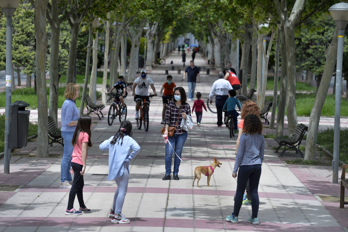 Fotos: Los niños vuelven a pasear por las calles de la Región