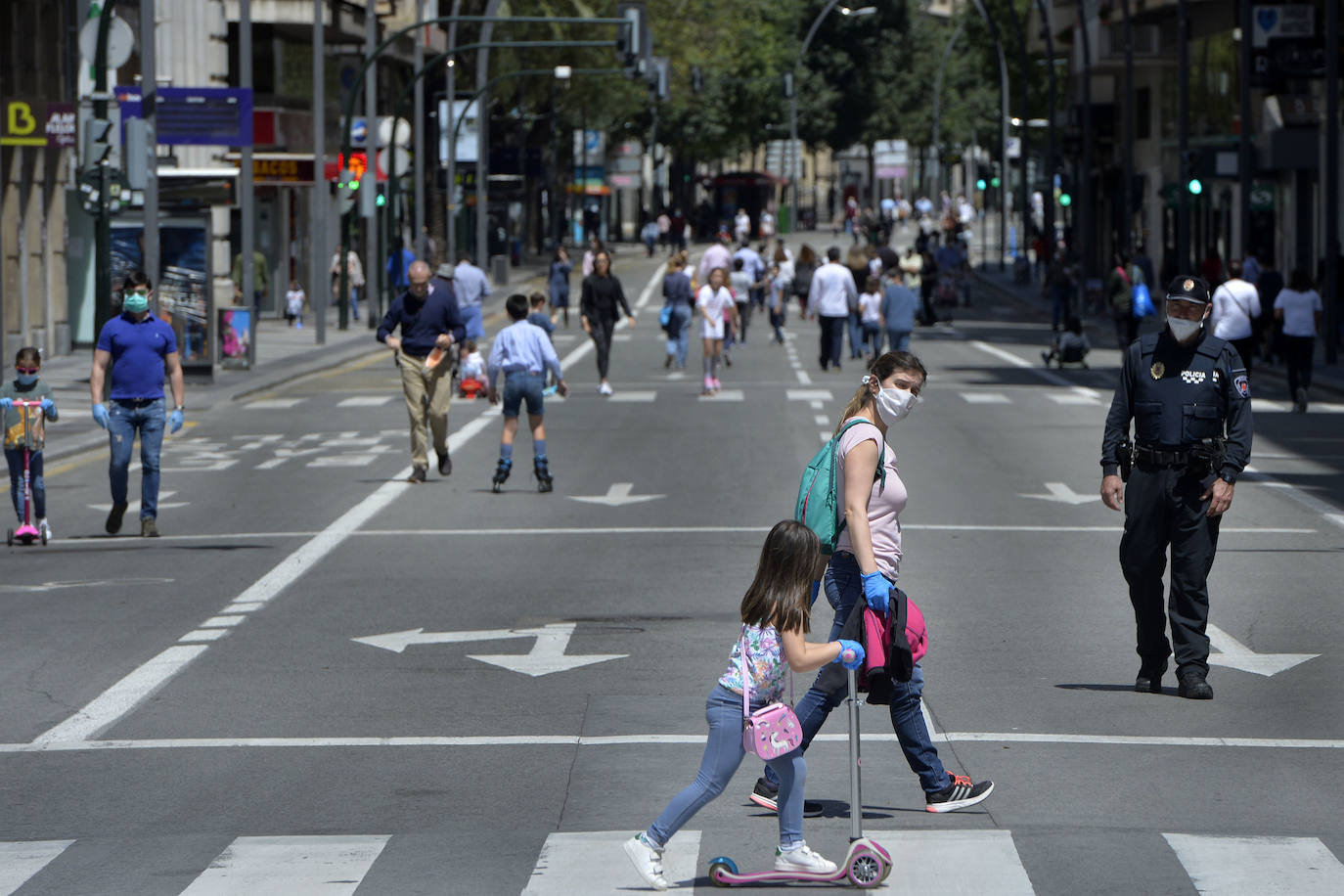 Fotos: Los niños vuelven a pasear por las calles de la Región