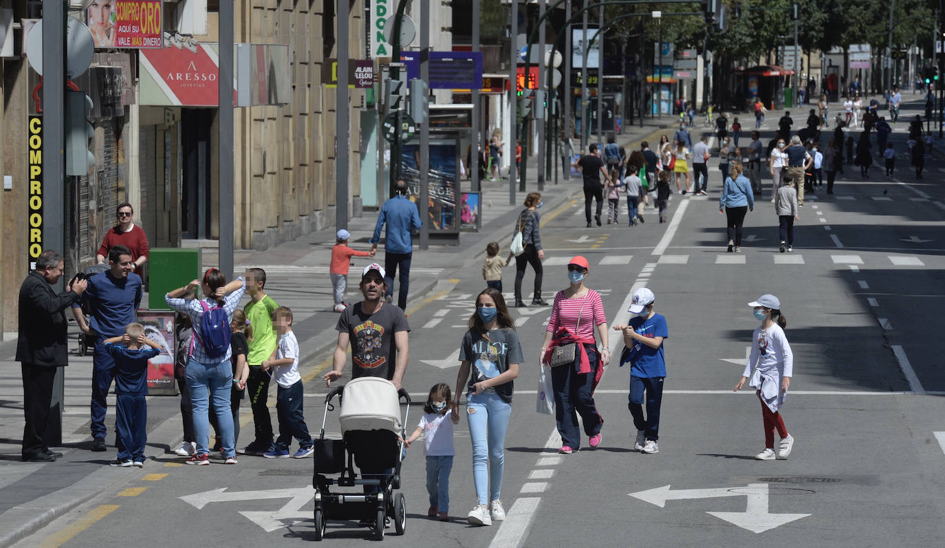 Fotos: Los niños vuelven a pasear por las calles de la Región