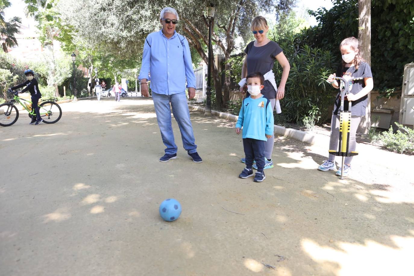 Fotos: Los niños vuelven a pasear por las calles de la Región