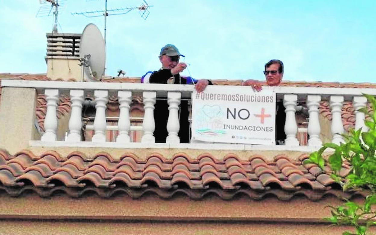 Carteles contra las inundaciones