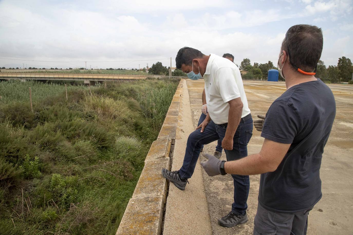 Fotos: La CHS da el primer paso para blindar el acuífero del Mar Menor
