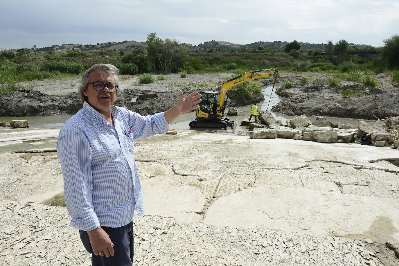 Fotos: Comienzan las obras para recomponer el muro de La Contraparada
