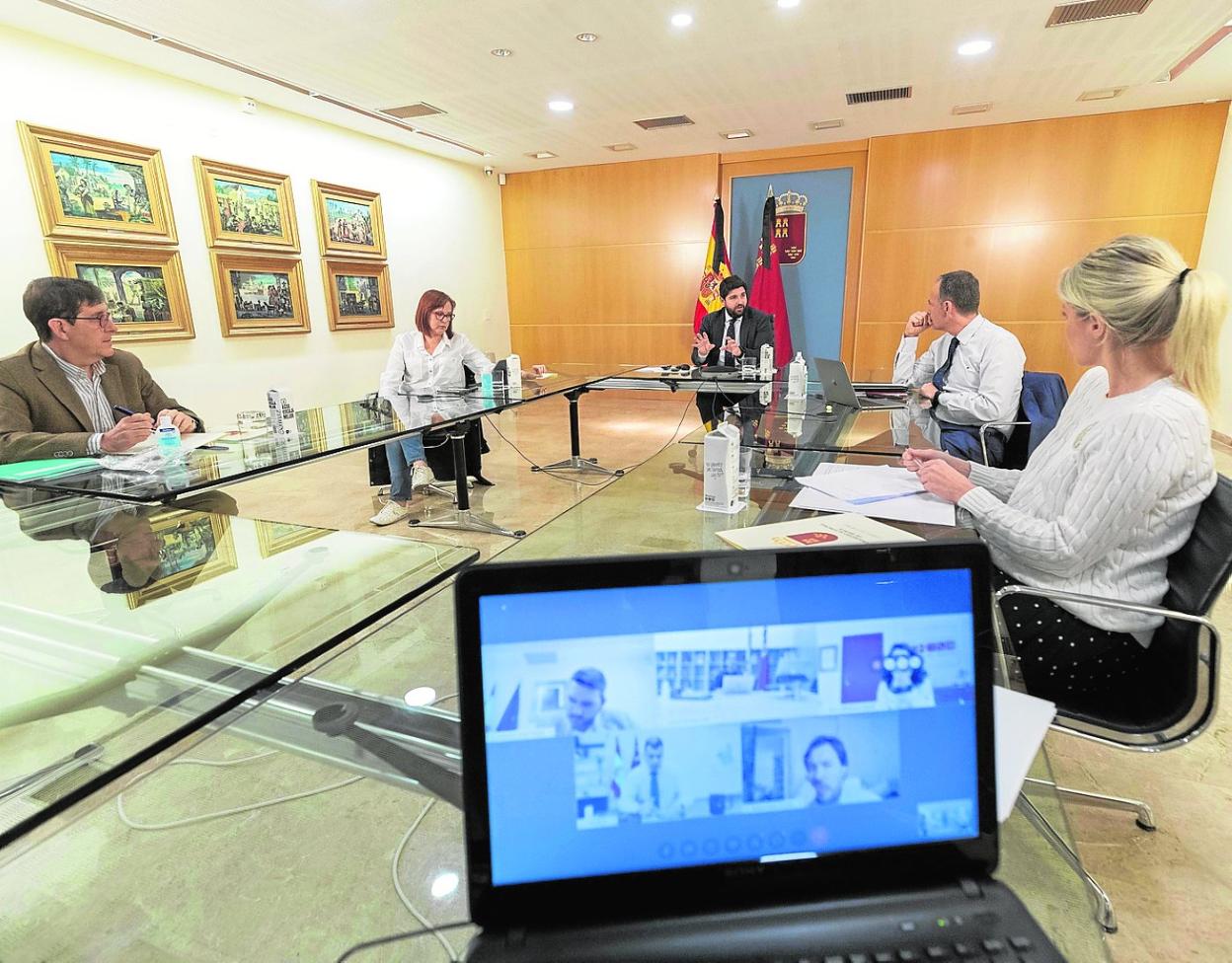 Manuel Villegas, Isabel Franco, López Miras, Javier Celdrán y Ana Martínez Vidal, durante el Consejo. 