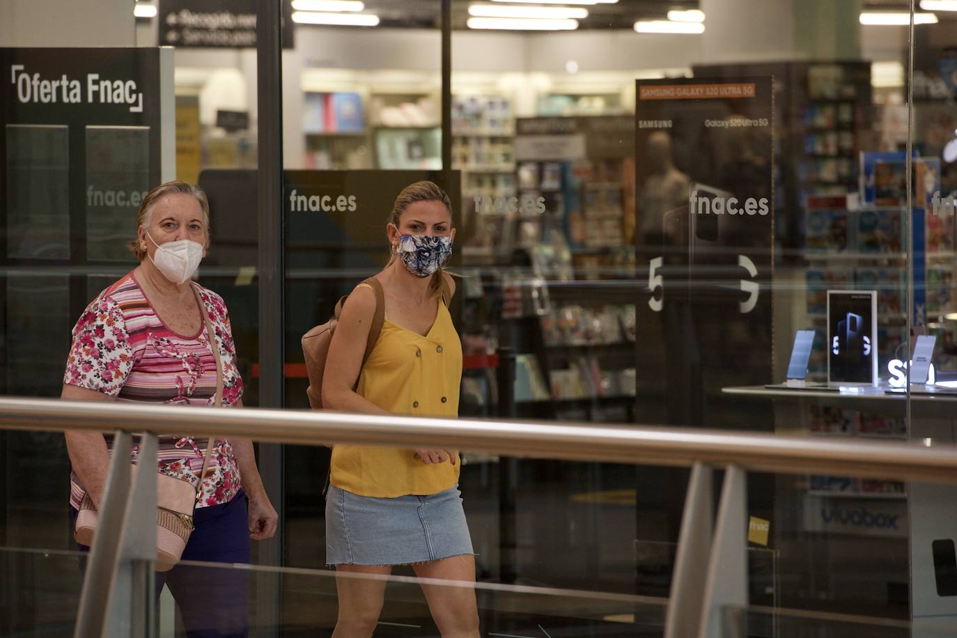 Fotos: Los centros comerciales vuelven tras más de dos meses