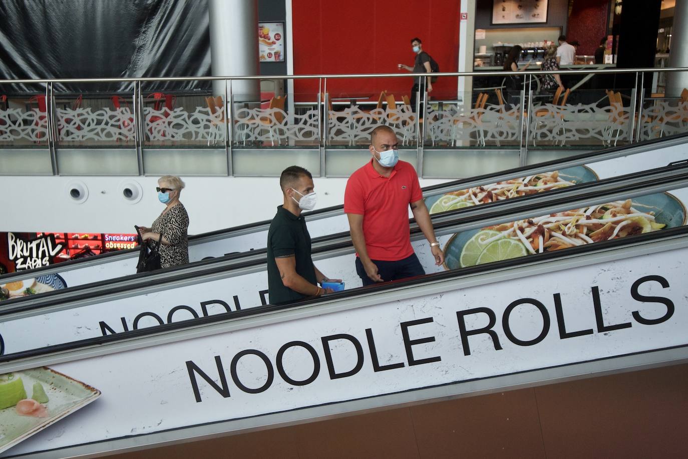 Fotos: Los centros comerciales vuelven tras más de dos meses