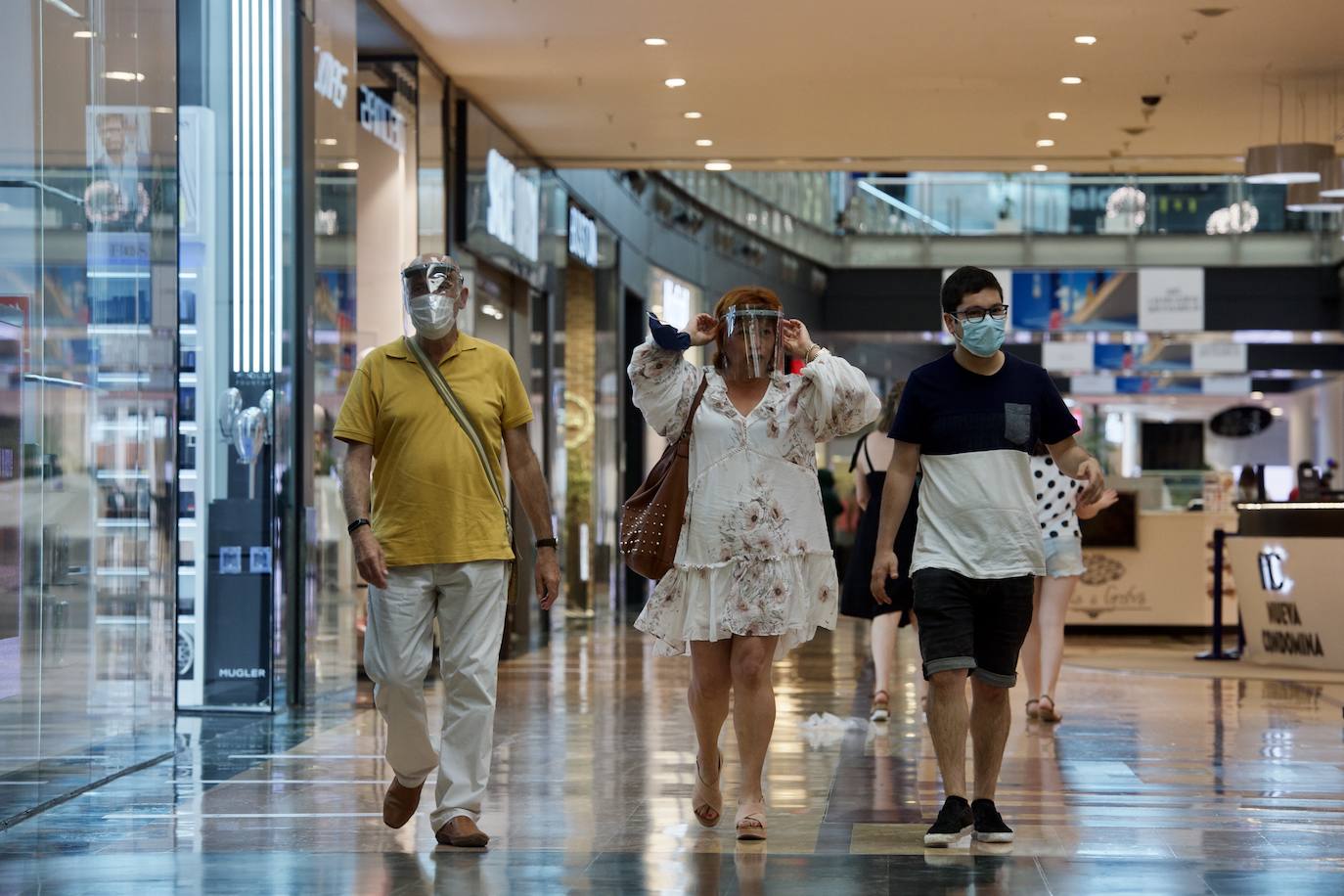 Fotos: Los centros comerciales vuelven tras más de dos meses