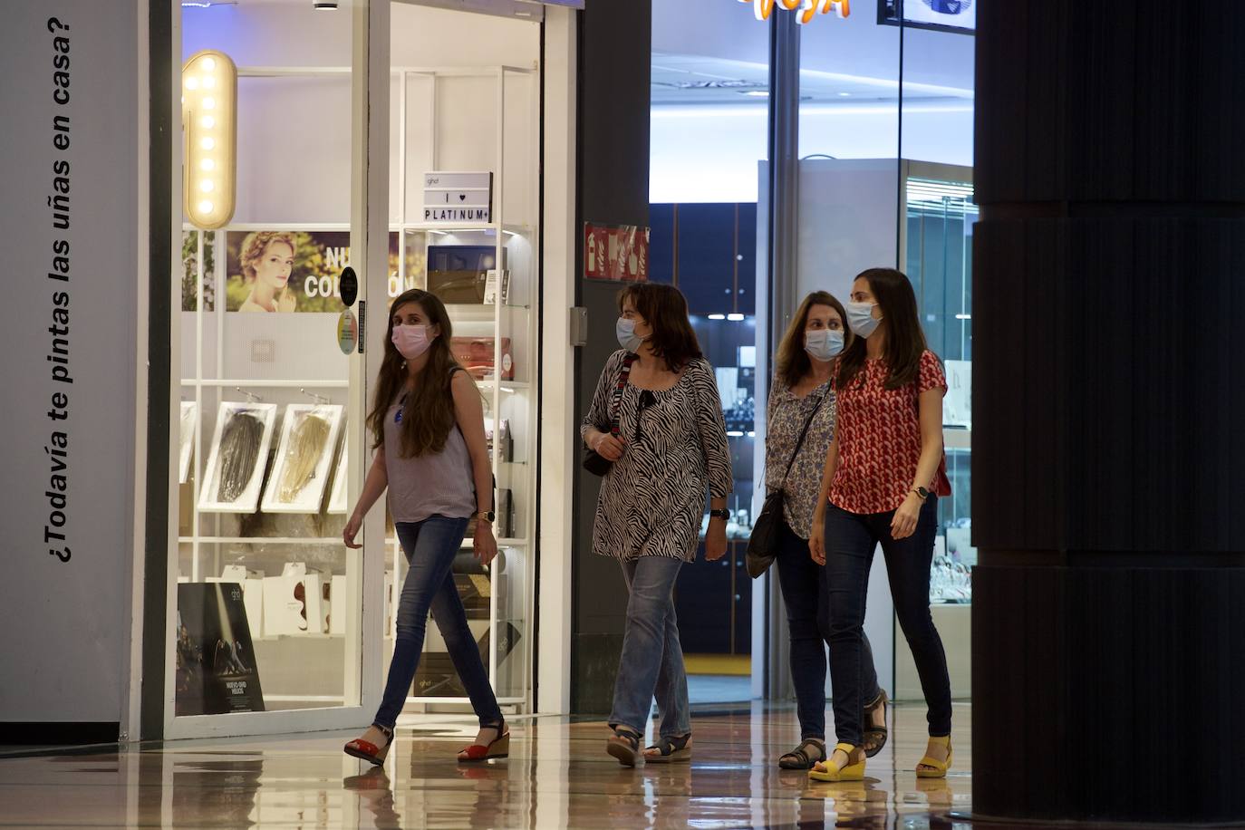 Fotos: Los centros comerciales vuelven tras más de dos meses