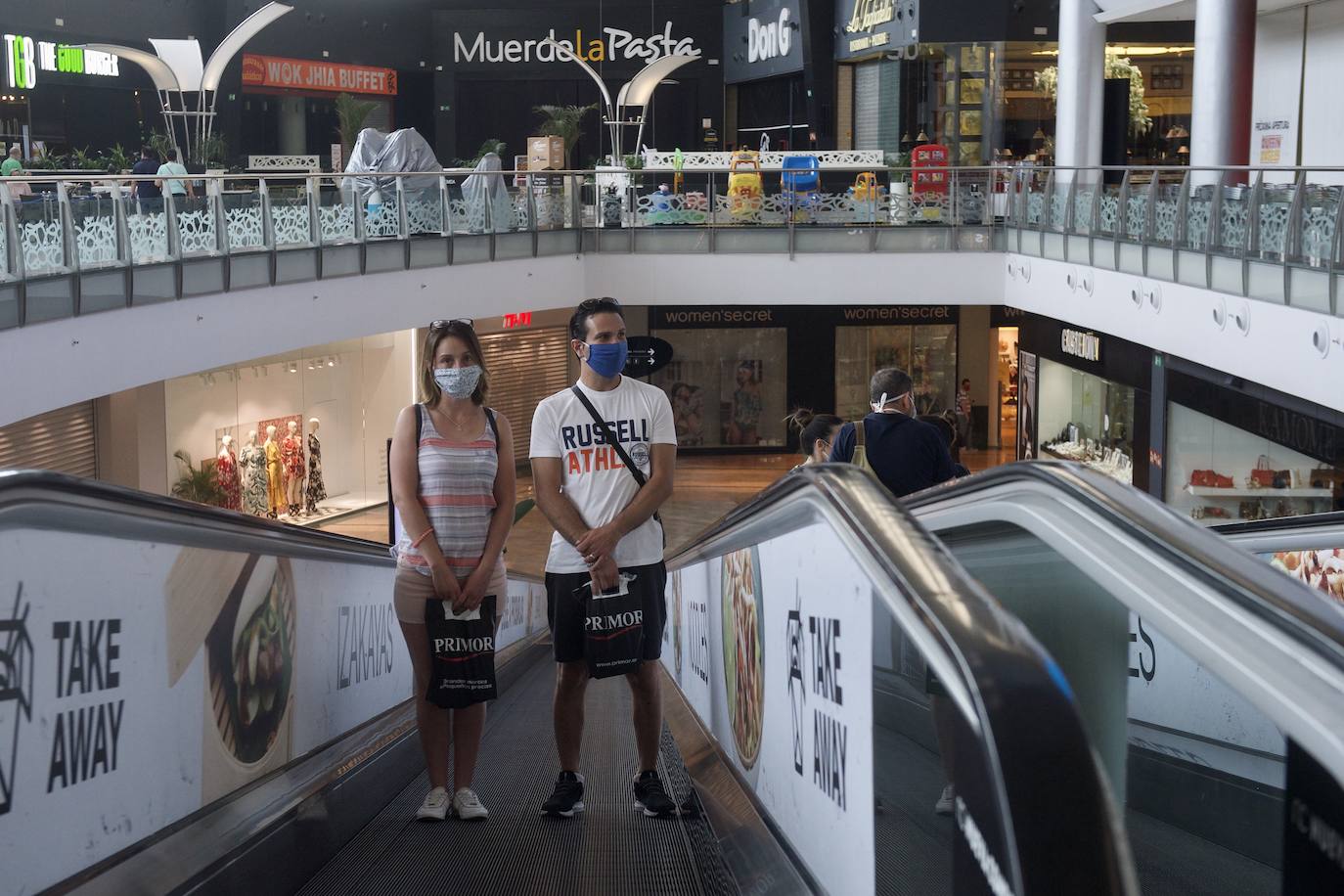 Fotos: Los centros comerciales vuelven tras más de dos meses