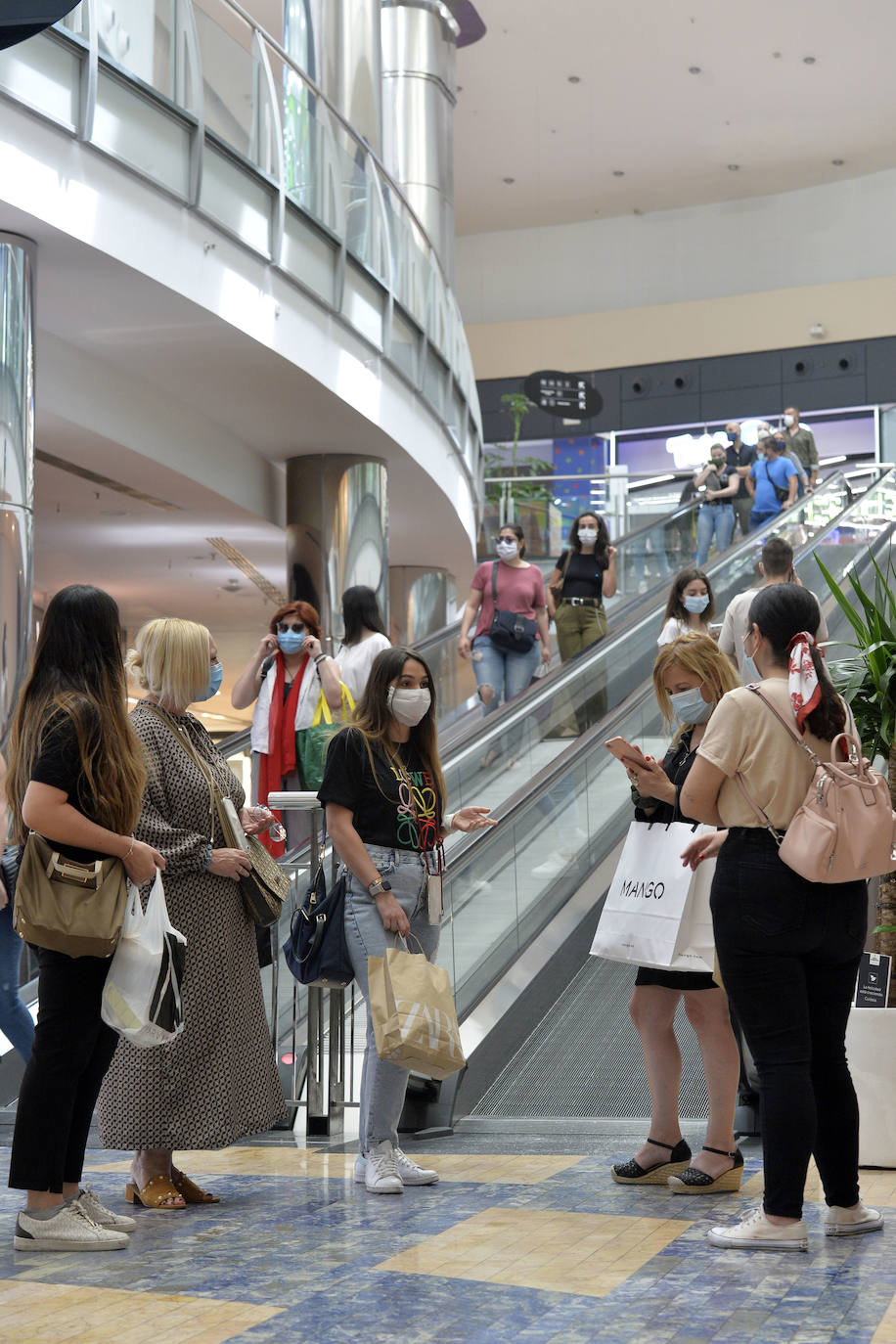 Fotos: Los centros comerciales vuelven tras más de dos meses