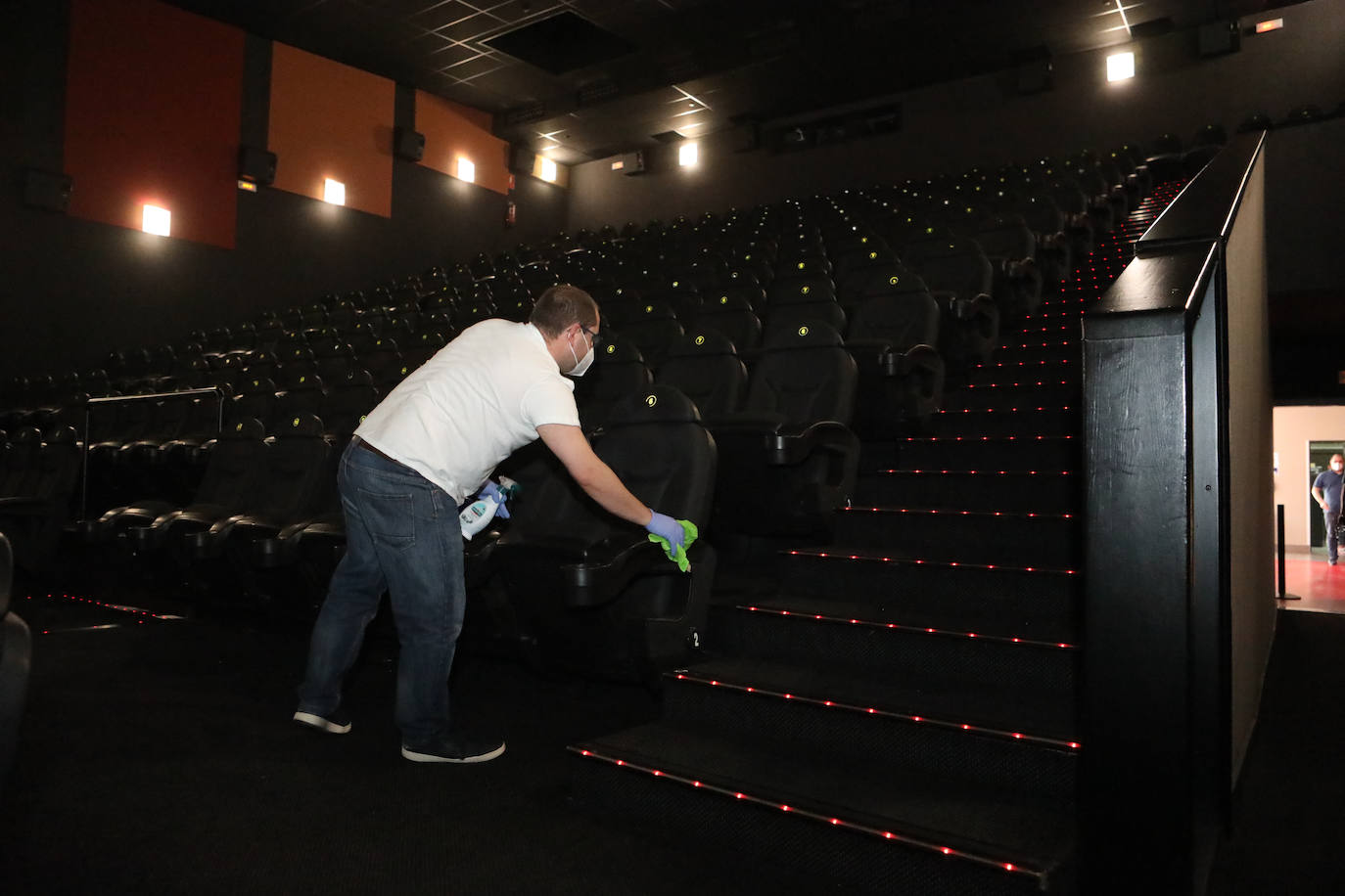 Fotos: Vuelve a abrir el cine del Parque Almenara de Lorca