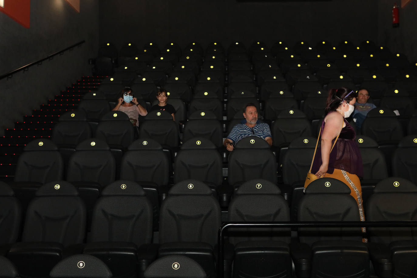 Fotos: Vuelve a abrir el cine del Parque Almenara de Lorca