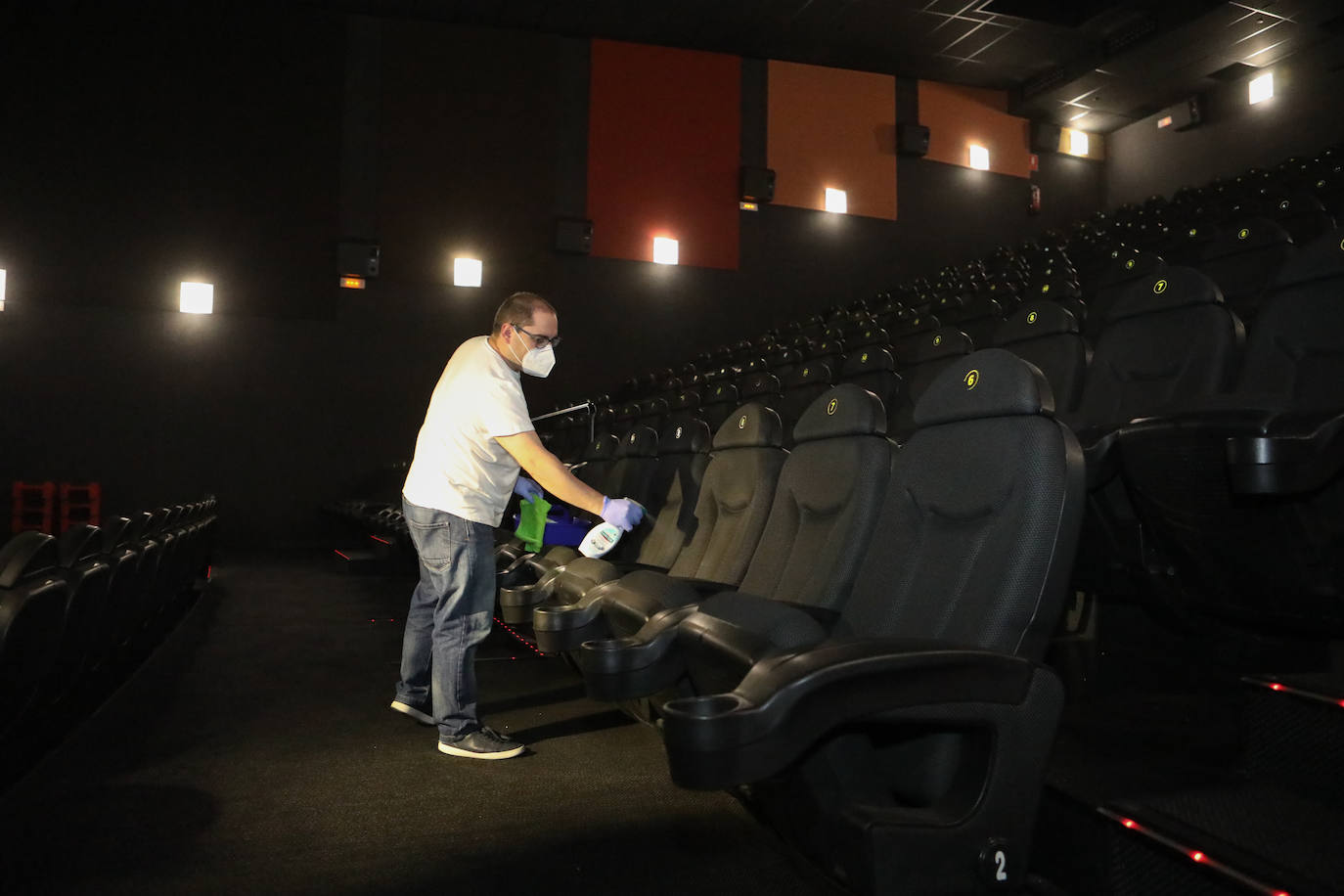 Fotos: Vuelve a abrir el cine del Parque Almenara de Lorca