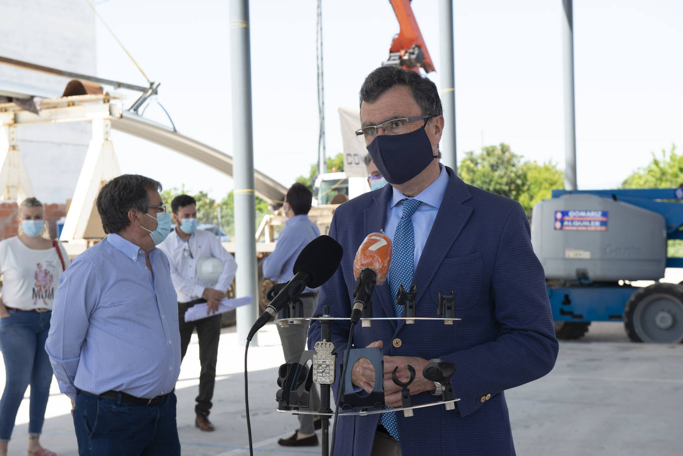 Fotos: El polideportivo del colegio de Puebla de Soto podrá utilizarse todo el año