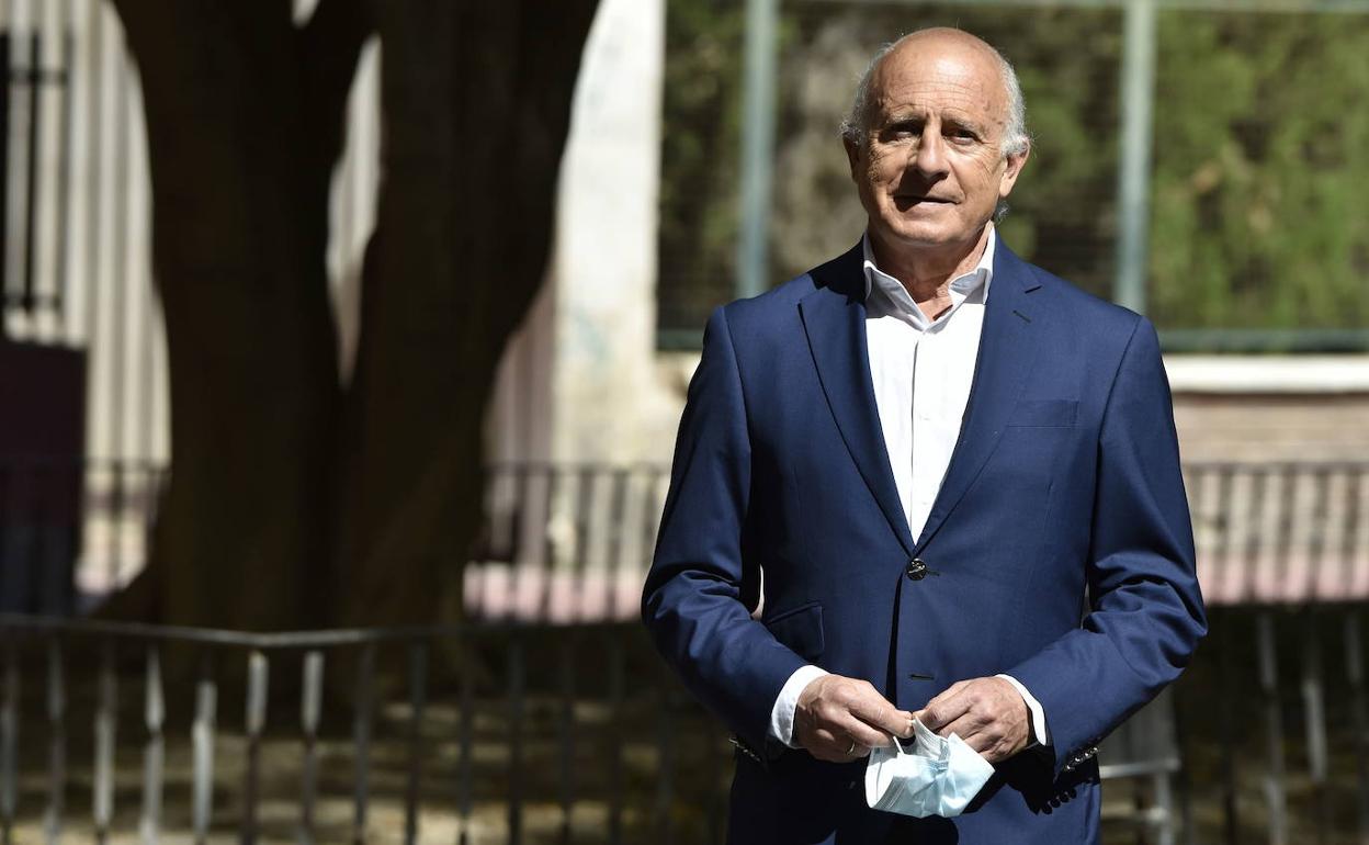 El experto en vacunas José Antonio Navarro, exjefe del Servicio de Prevención de la Consejería de Salud.