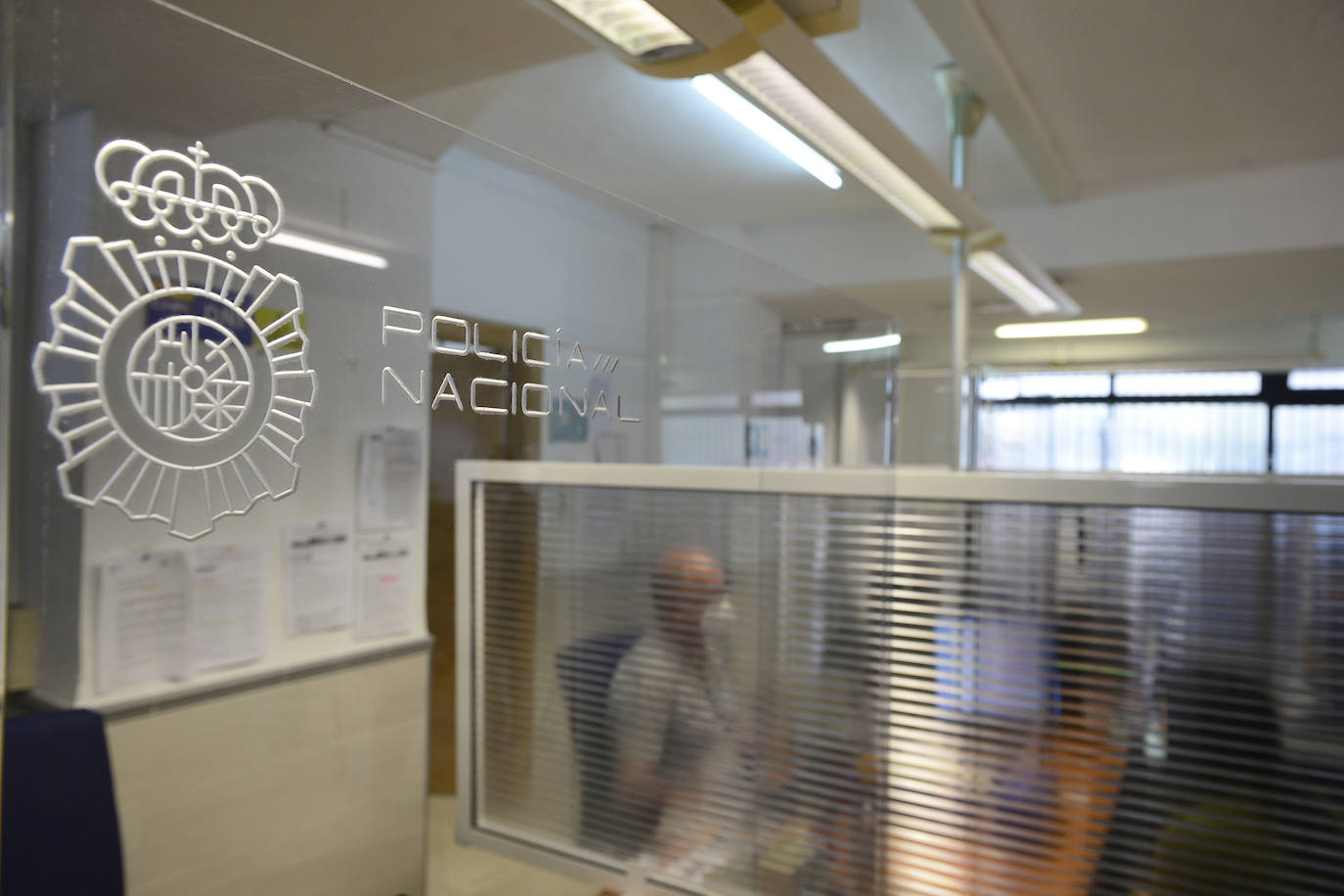 El jefe del servicio regional de Documentación de la Policía Nacional, Pablo Gutiérrez, indica que durante la inactividad se han dejado de hacer 50.000 pasaportes y carnets en la Región