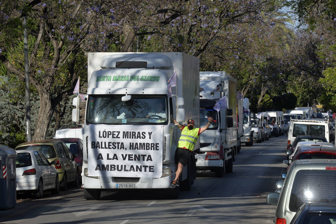 Fotos: Los vendedores de mercadillos se manifiestan en Murcia para reclamar la apertura de la venta ambulante