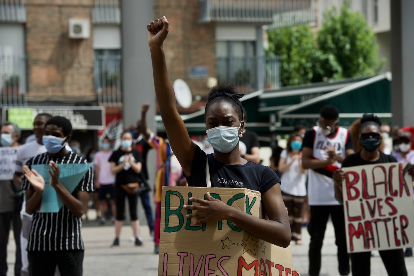 Fotos: Centenares de personas claman en Murcia contra el racismo en honor a George Floyd