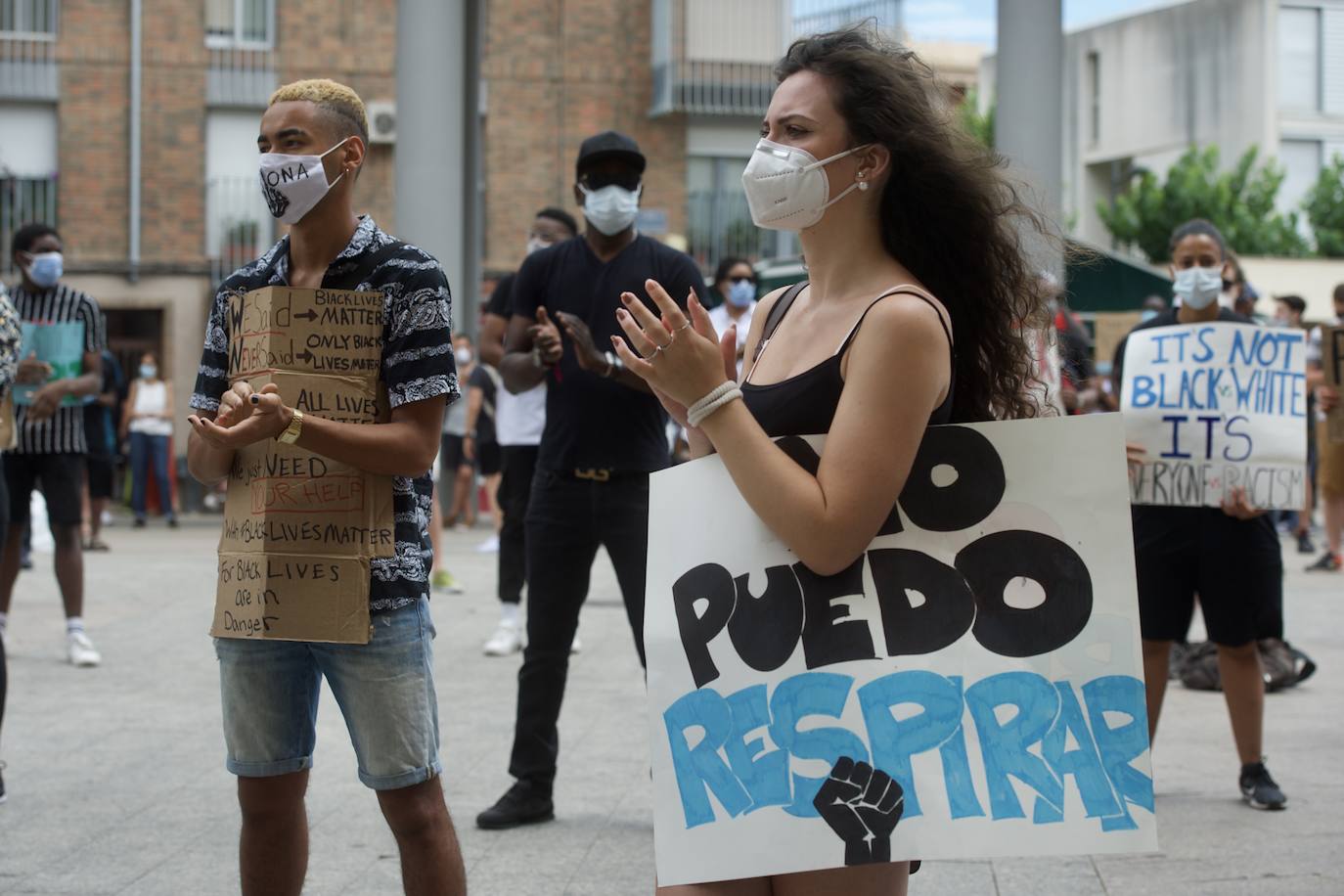 Fotos: Centenares de personas claman en Murcia contra el racismo en honor a George Floyd