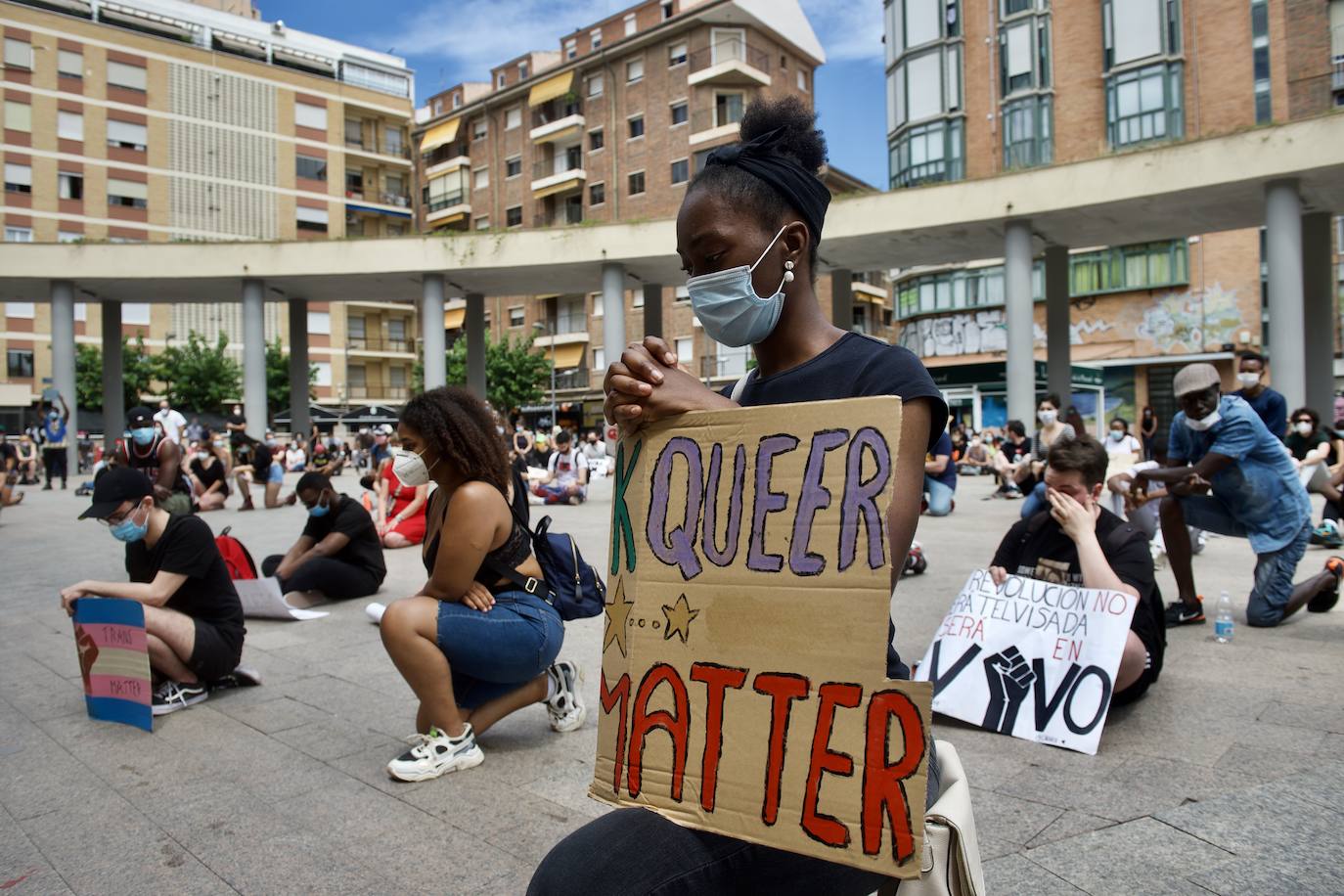 Fotos: Centenares de personas claman en Murcia contra el racismo en honor a George Floyd