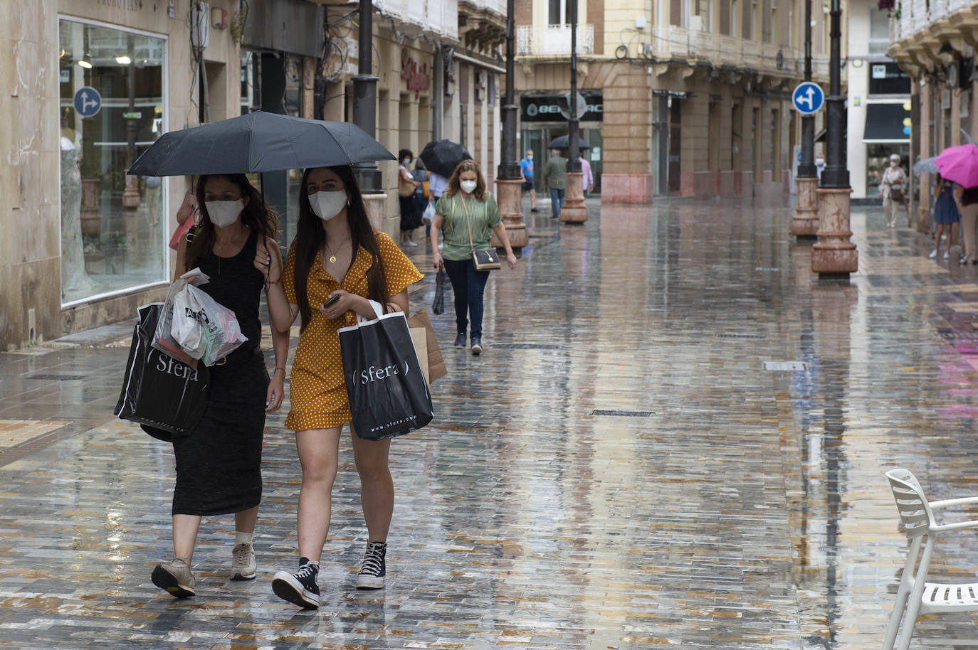 Fotos: Las lluvias provocan cinco accidentes y 68 incidencias en la Región