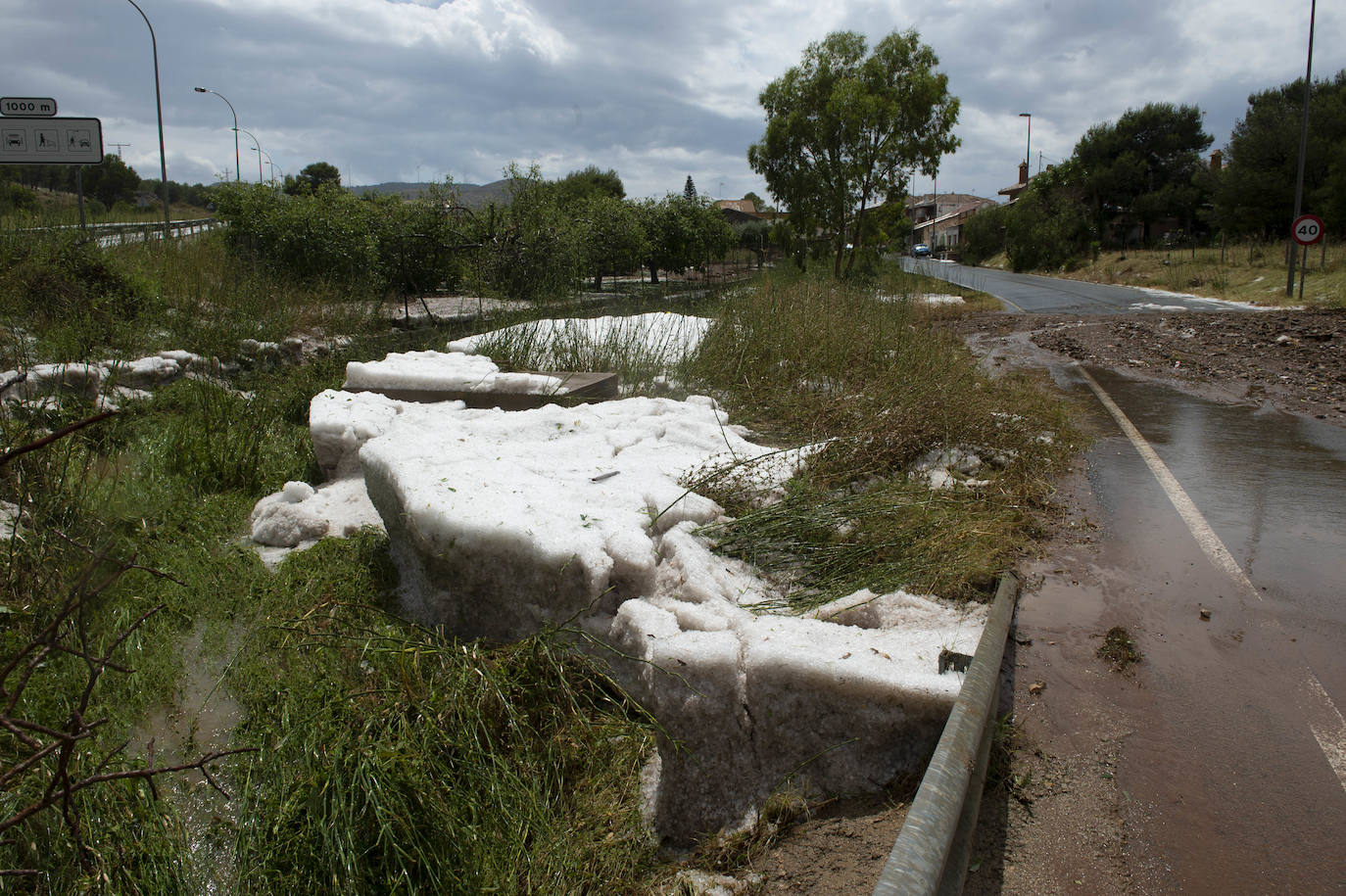Fotos: Las lluvias provocan cinco accidentes y 68 incidencias en la Región