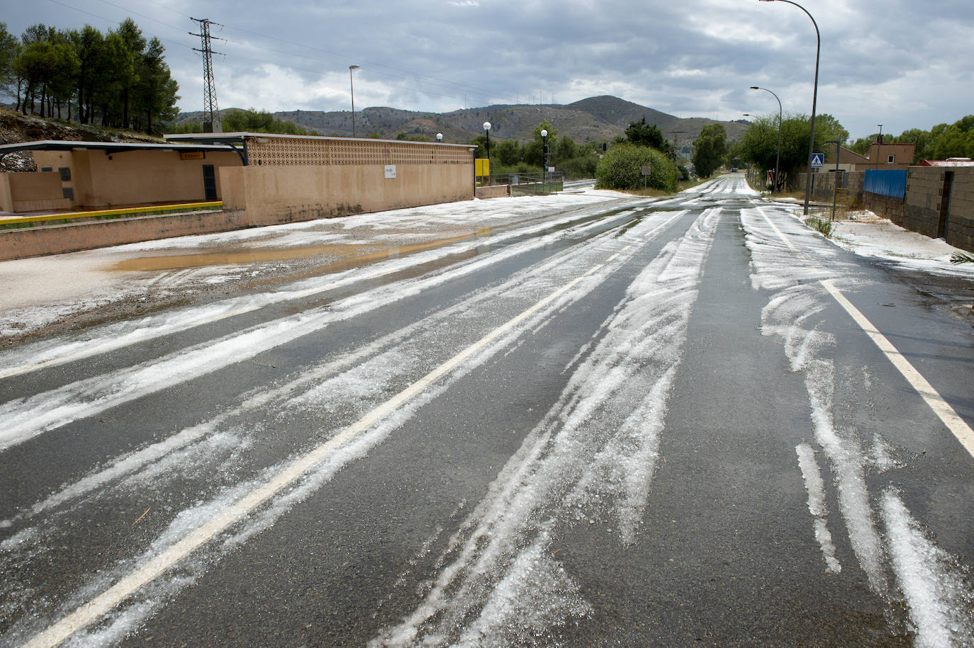 Fotos: Las lluvias provocan cinco accidentes y 68 incidencias en la Región