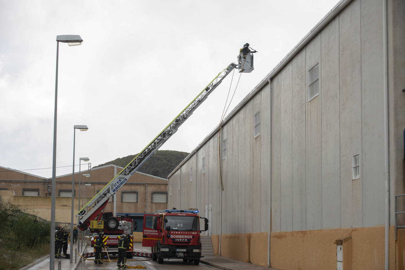 Fotos: Las lluvias provocan cinco accidentes y 68 incidencias en la Región