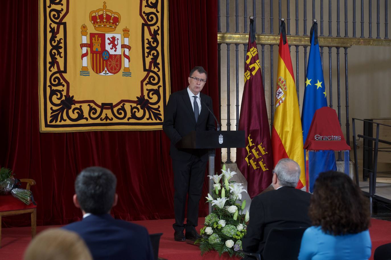 Fotos: Miras apela al entendimiento en un 9-J marcado por el recuerdo a las víctimas del coronavirus