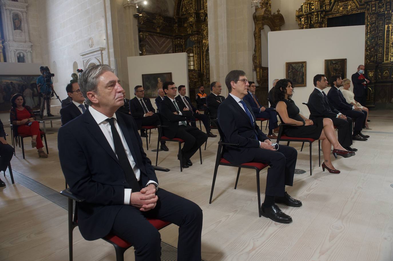 Fotos: Miras apela al entendimiento en un 9-J marcado por el recuerdo a las víctimas del coronavirus