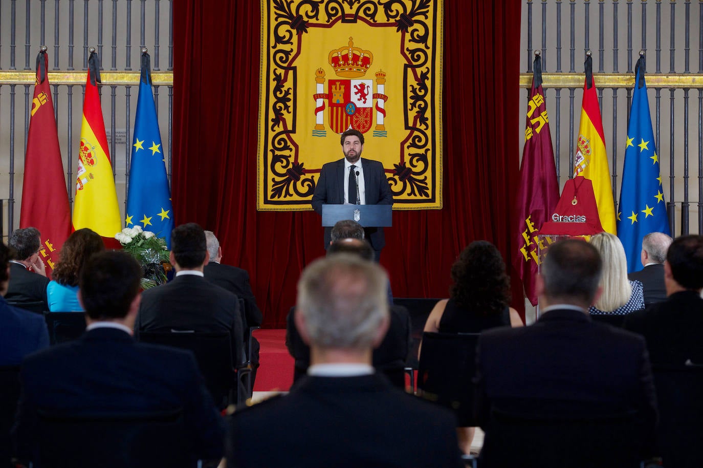 Fotos: Miras apela al entendimiento en un 9-J marcado por el recuerdo a las víctimas del coronavirus