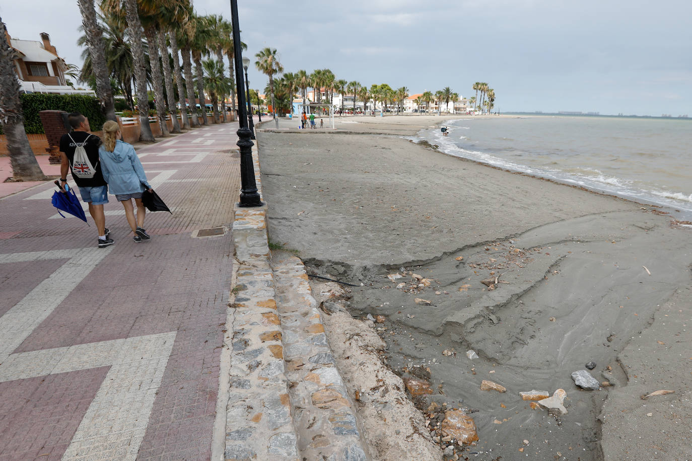 Fotos: Arrastres por las últimas lluvias en la playa de Los Narejos