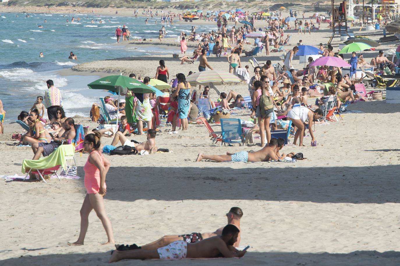 Fotos: La Comunidad no limitará el aforo en las playas tras las quejas de alcaldes de la costa