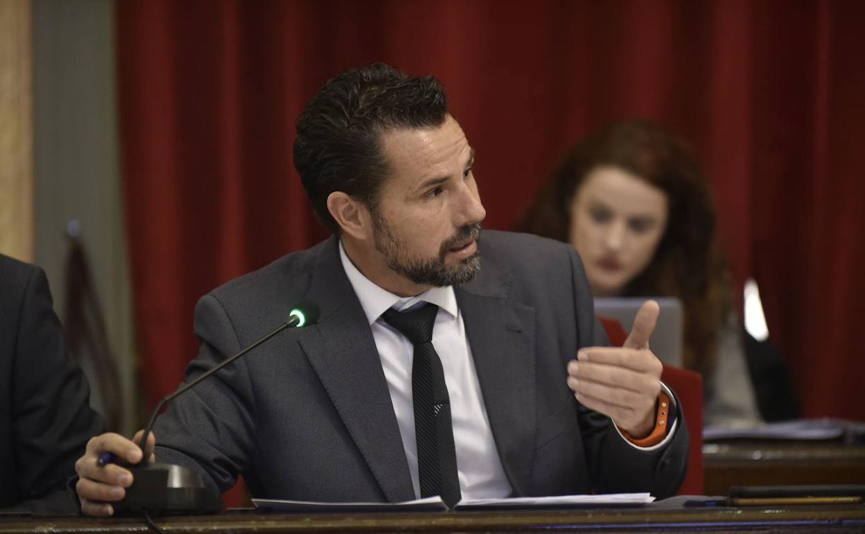 Mario Gómez, en un Pleno del Ayuntamiento de Murcia, en una fotografía de archivo.