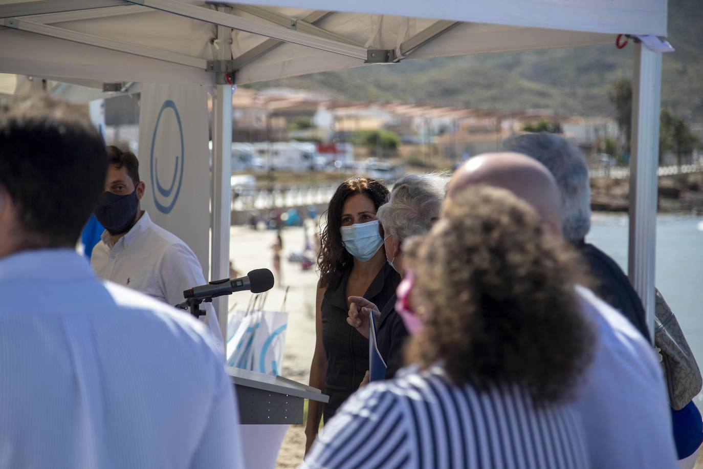Fotos: Las playas de la Región reciben sus banderas azules