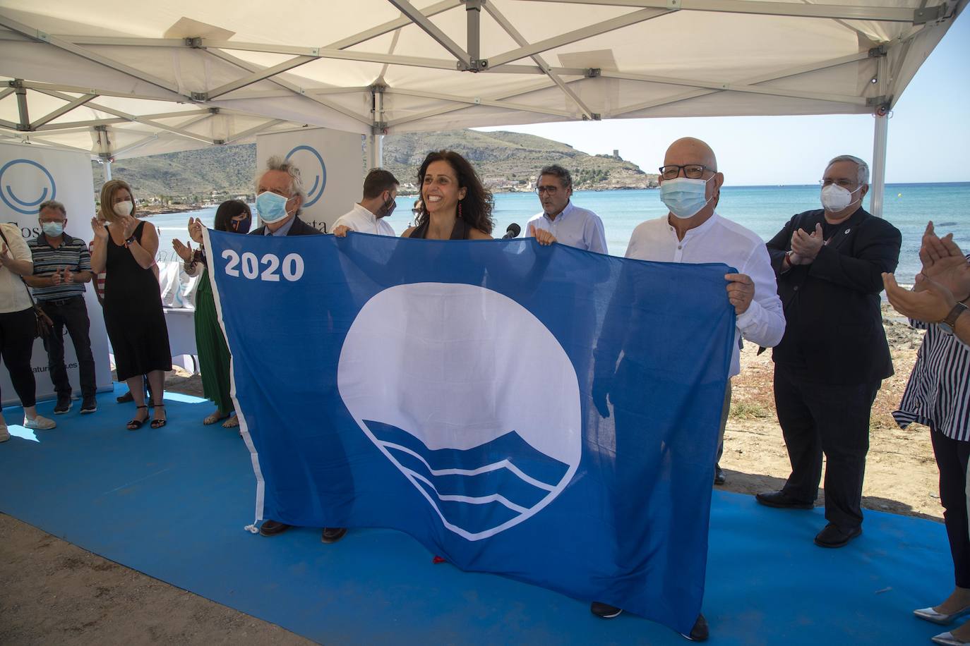 Fotos: Las playas de la Región reciben sus banderas azules