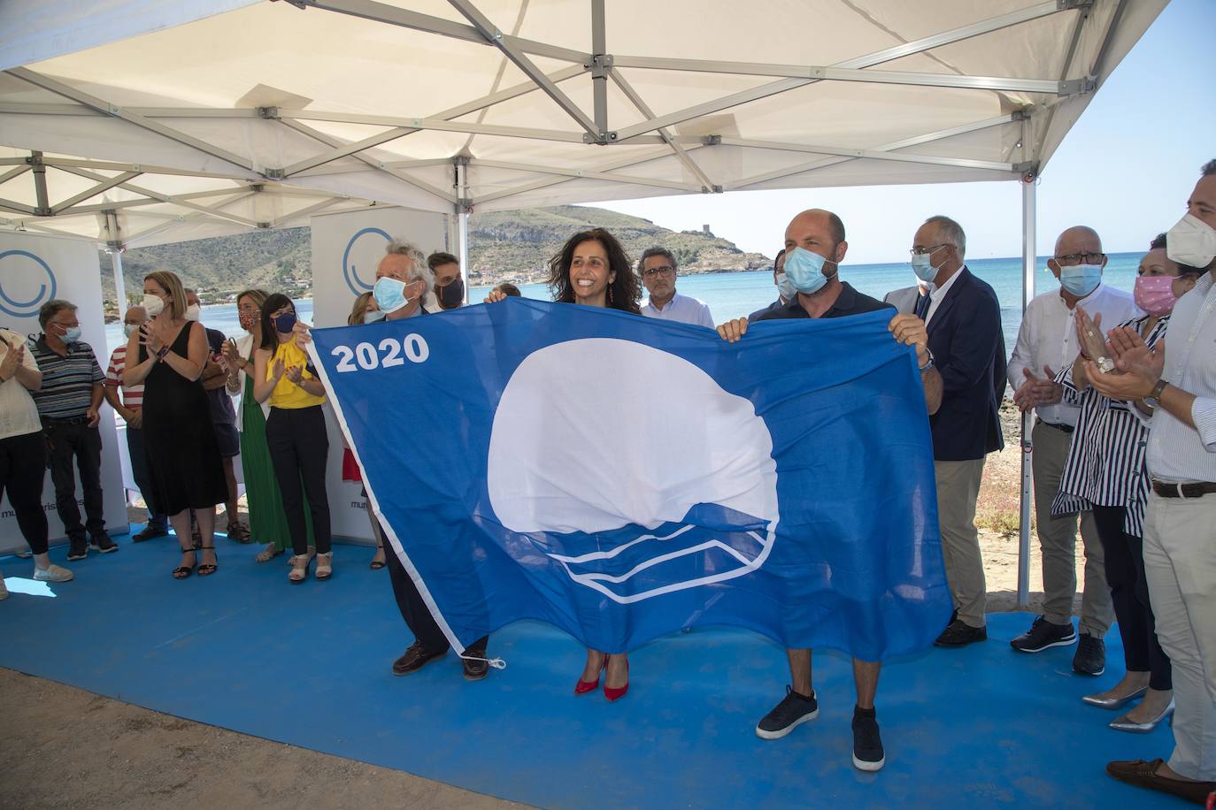 Fotos: Las playas de la Región reciben sus banderas azules
