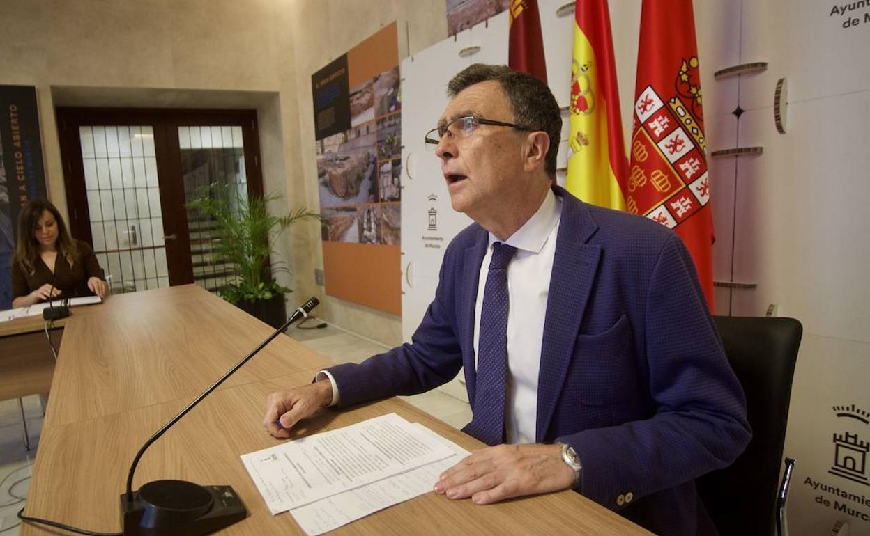 José Ballesta, durante una reunión telemática del Ayuntamiento de Murcia, en una imagen de archivo.