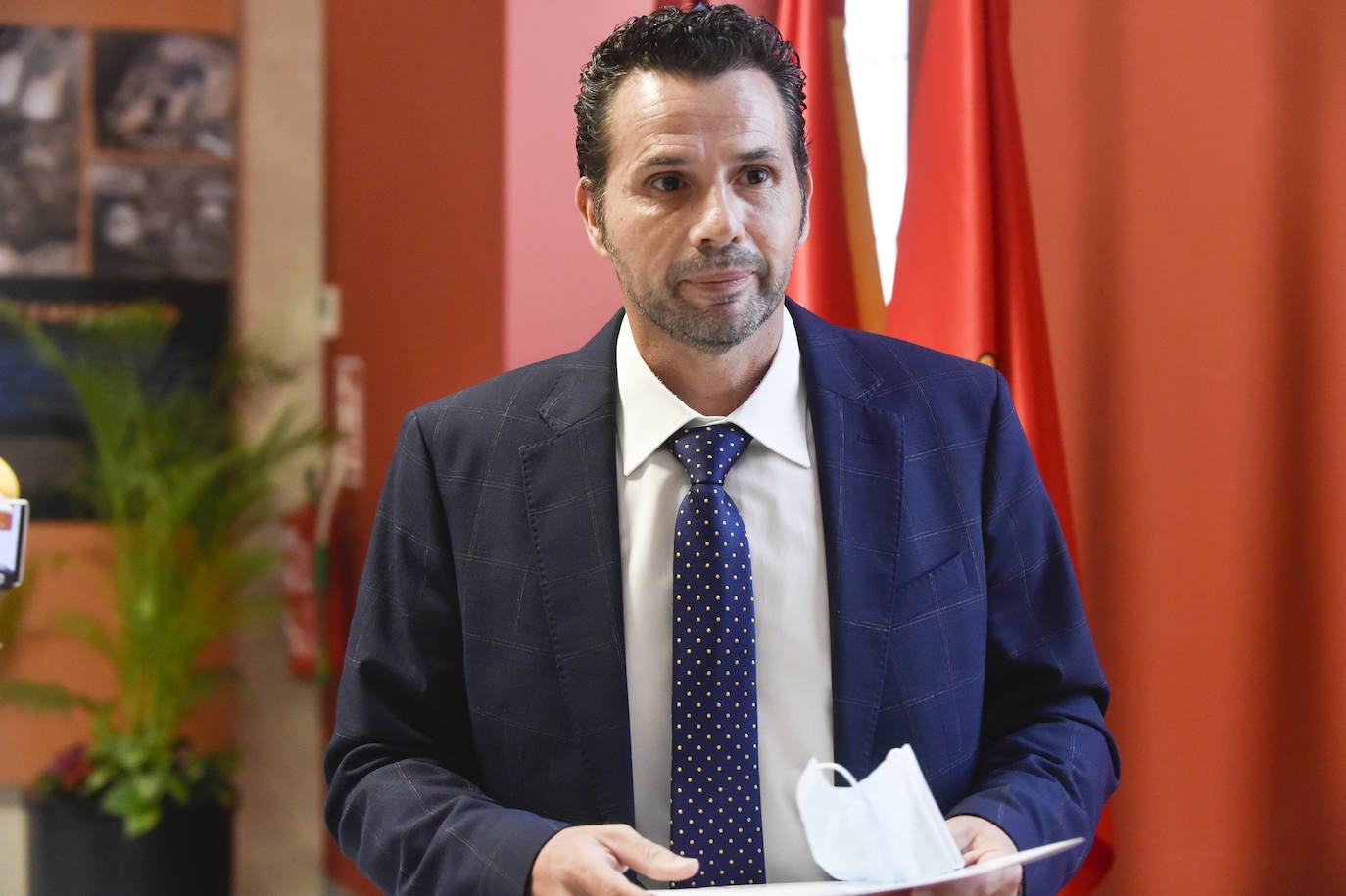 Con la única abstención de los tres concejales de Vox, el Plan de Soporte Social y Activación Económica del municipio de Murcia ha salido adelante esta mañana en el Pleno extraordinario con el apoyo de los grupos de gobierno en coalición.