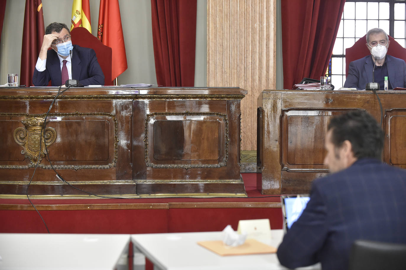 Con la única abstención de los tres concejales de Vox, el Plan de Soporte Social y Activación Económica del municipio de Murcia ha salido adelante esta mañana en el Pleno extraordinario con el apoyo de los grupos de gobierno en coalición.