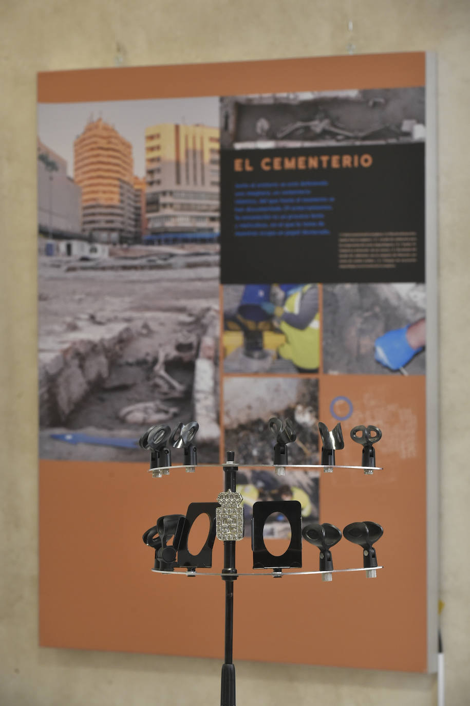 Con la única abstención de los tres concejales de Vox, el Plan de Soporte Social y Activación Económica del municipio de Murcia ha salido adelante esta mañana en el Pleno extraordinario con el apoyo de los grupos de gobierno en coalición.