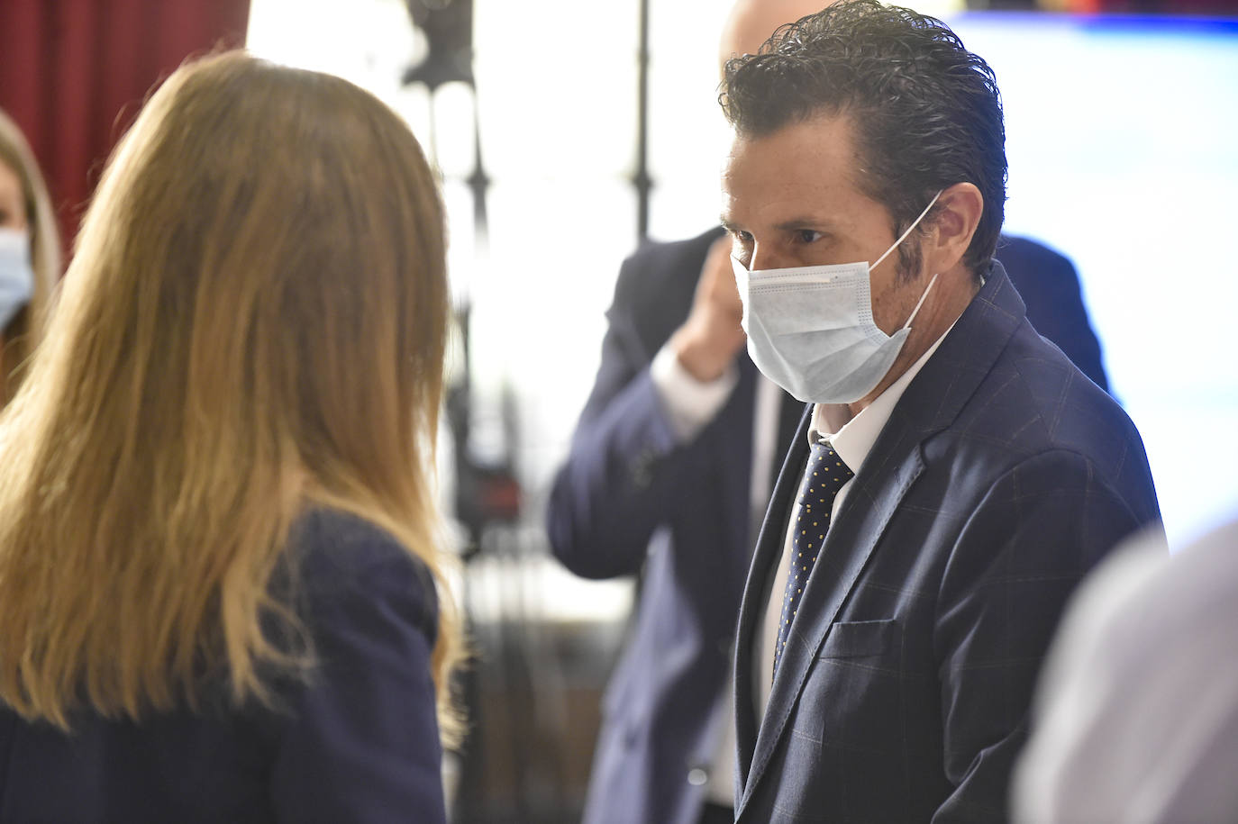 Con la única abstención de los tres concejales de Vox, el Plan de Soporte Social y Activación Económica del municipio de Murcia ha salido adelante esta mañana en el Pleno extraordinario con el apoyo de los grupos de gobierno en coalición.