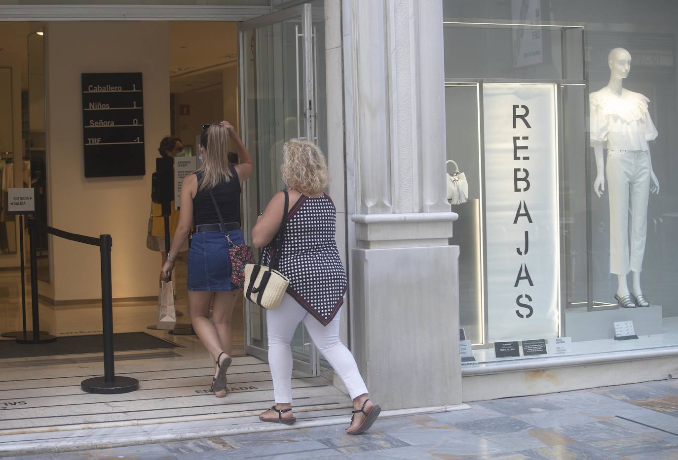 Fotos: El adelanto de las rebajas aumenta las ventas del comercio en Cartagena