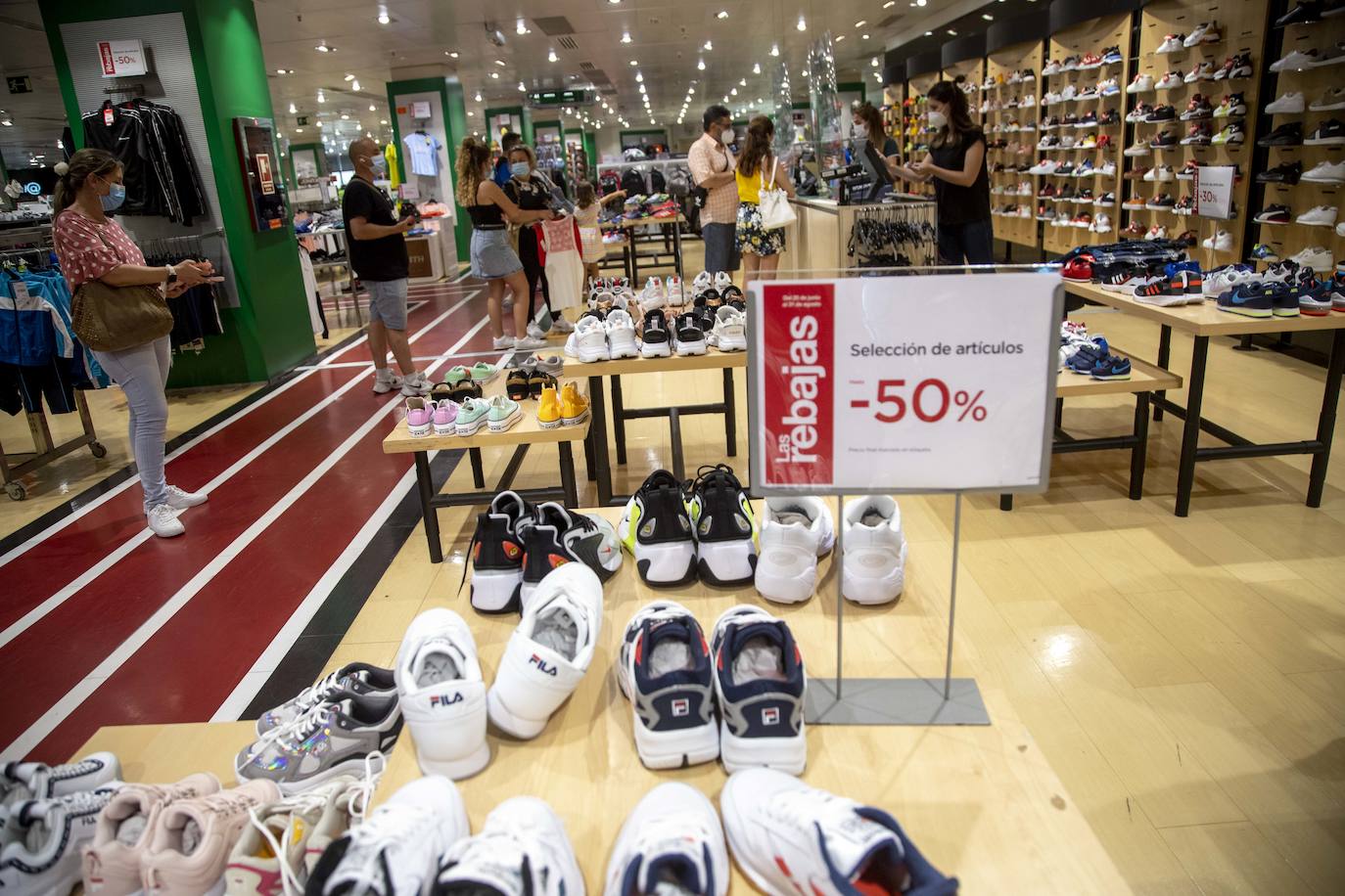 Fotos: El adelanto de las rebajas aumenta las ventas del comercio en Cartagena