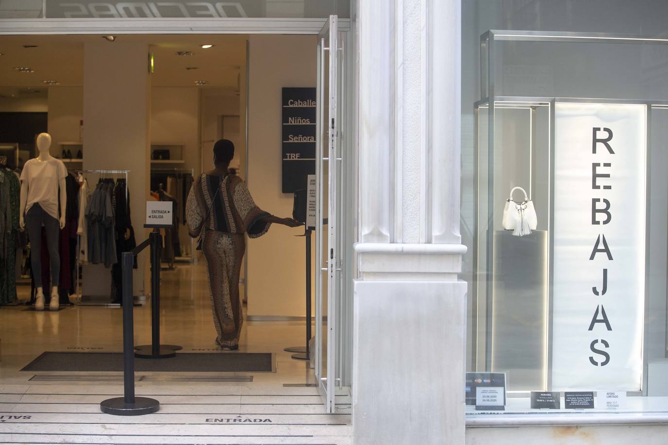 Fotos: El adelanto de las rebajas aumenta las ventas del comercio en Cartagena