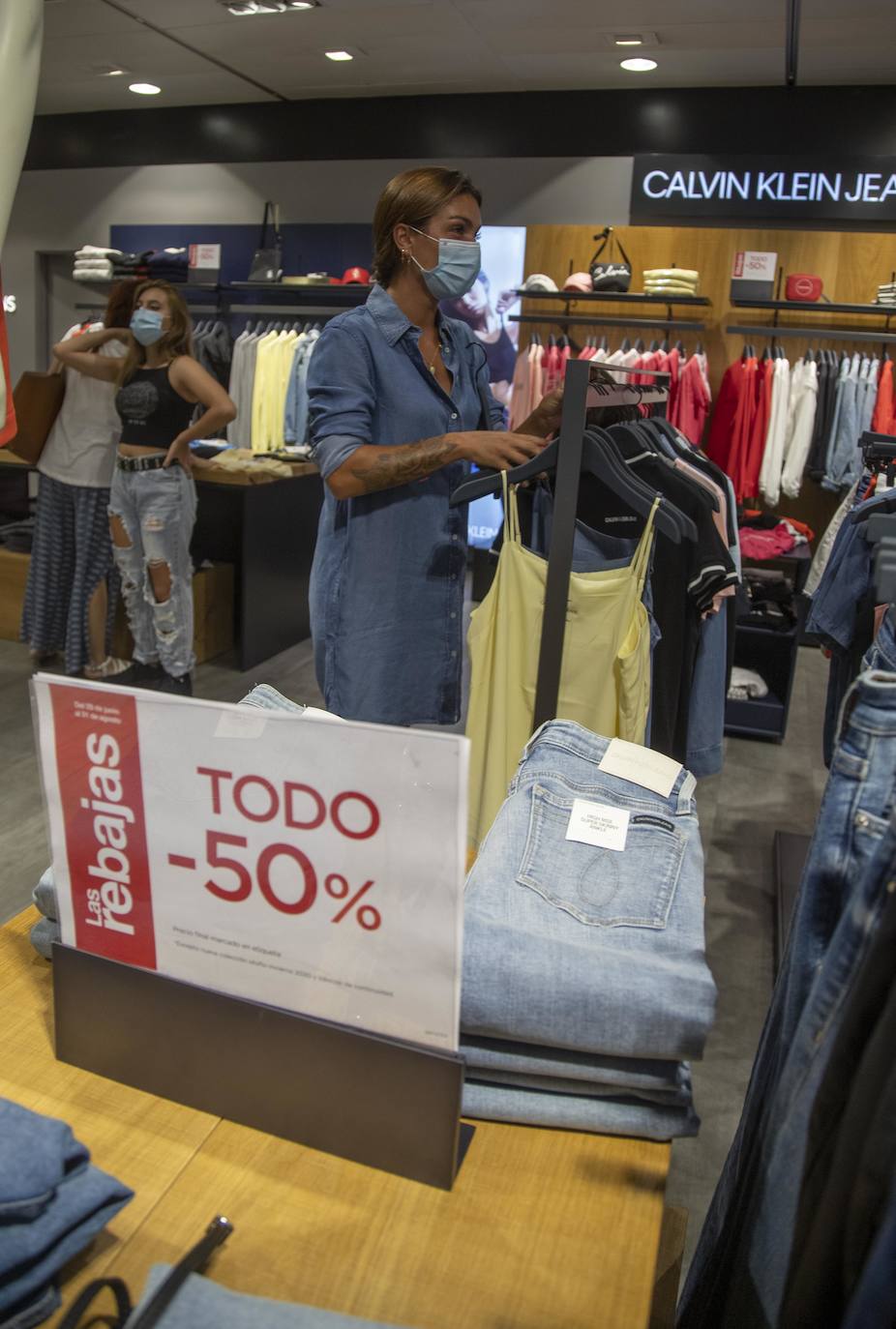 Fotos: El adelanto de las rebajas aumenta las ventas del comercio en Cartagena