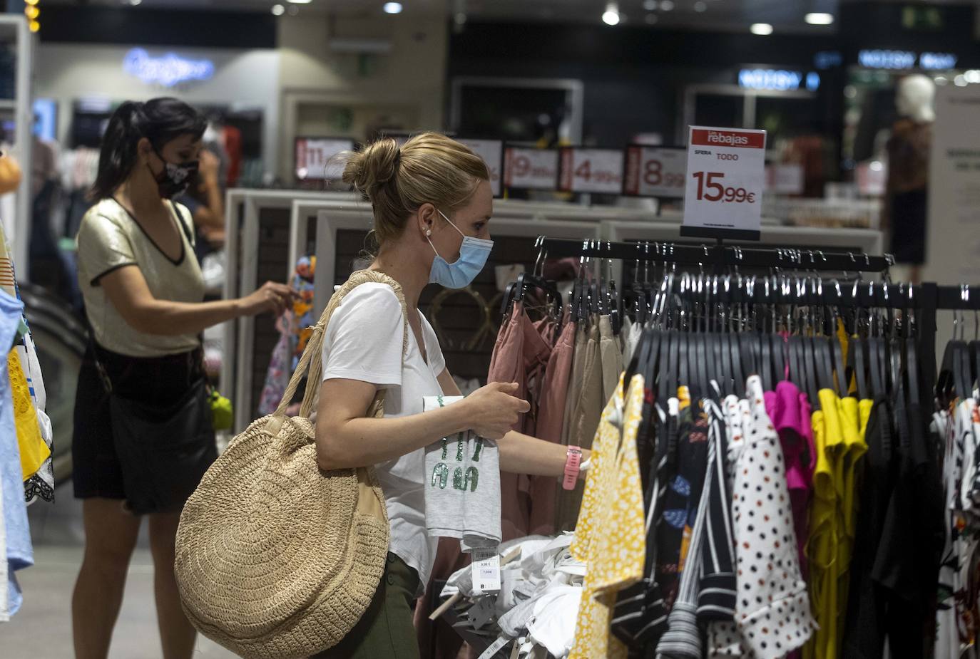 Fotos: El adelanto de las rebajas aumenta las ventas del comercio en Cartagena