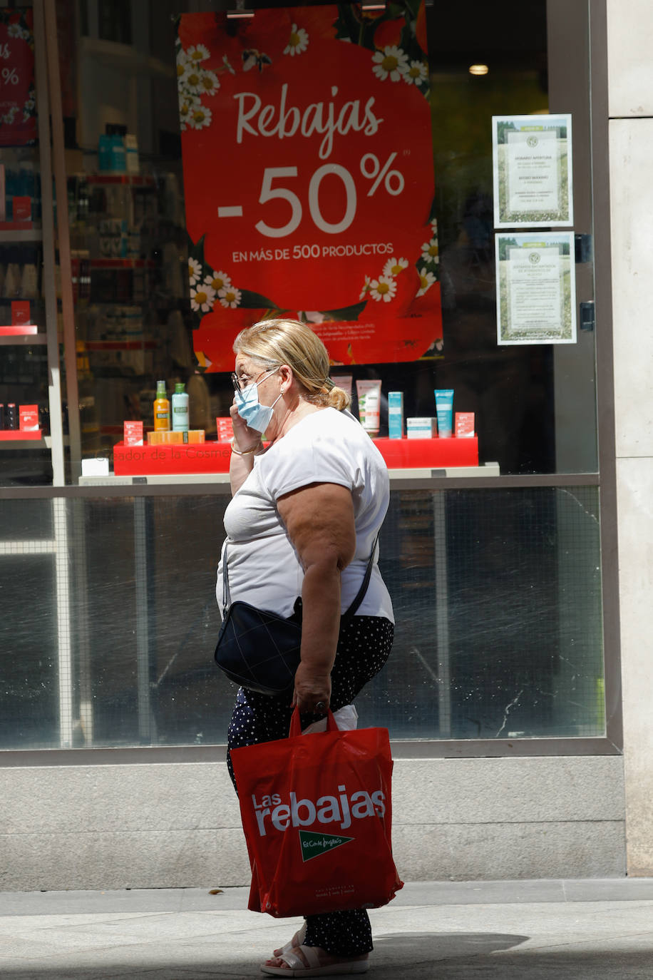 Fotos: Primeras rebajas en Murcia con mascarilla y distancia social
