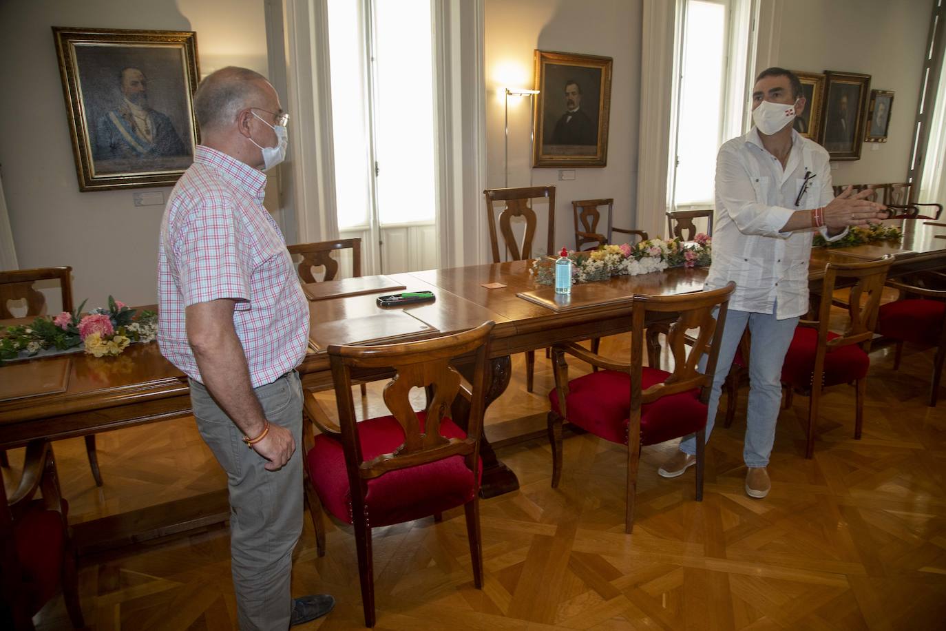 Fotos: José López se niega a disculparse con el jefe técnico de Infraestructuras